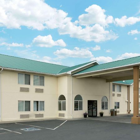 Super 8 By Wyndham Green River Exterior photo